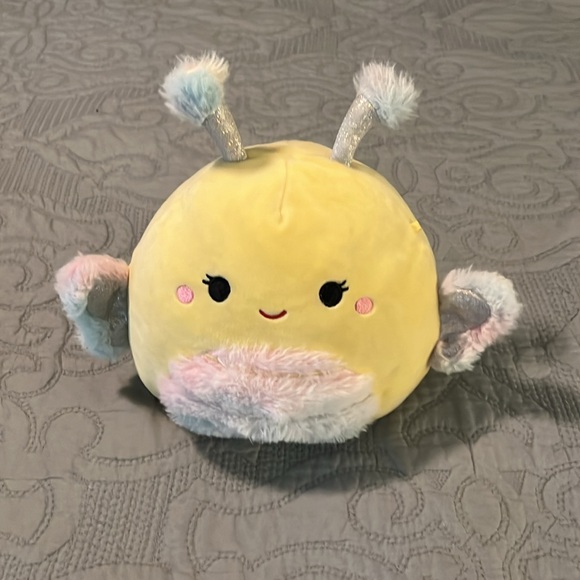 Squishmallows Other - Squishmallows 7 Inch Plush Yellow Bumblebee